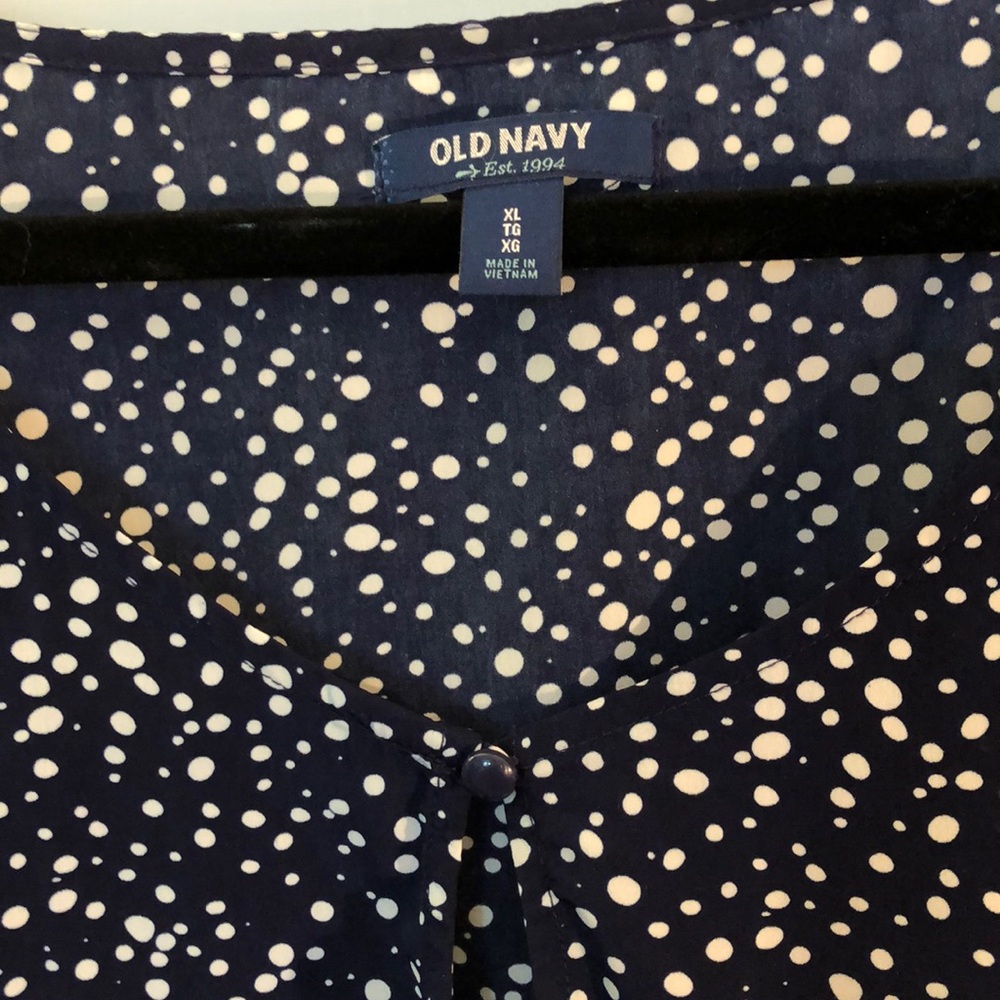Old Navy random dot blouse